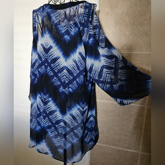 Catherines Nearly Sheer Cold Shoulder Top - Picture 2 of 8